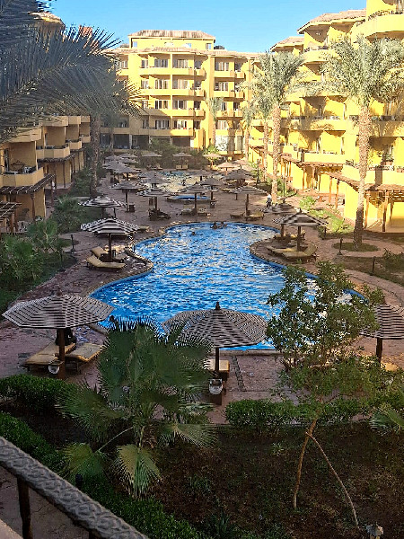 1 British Resort 3kk / Kawther J/ bazén 